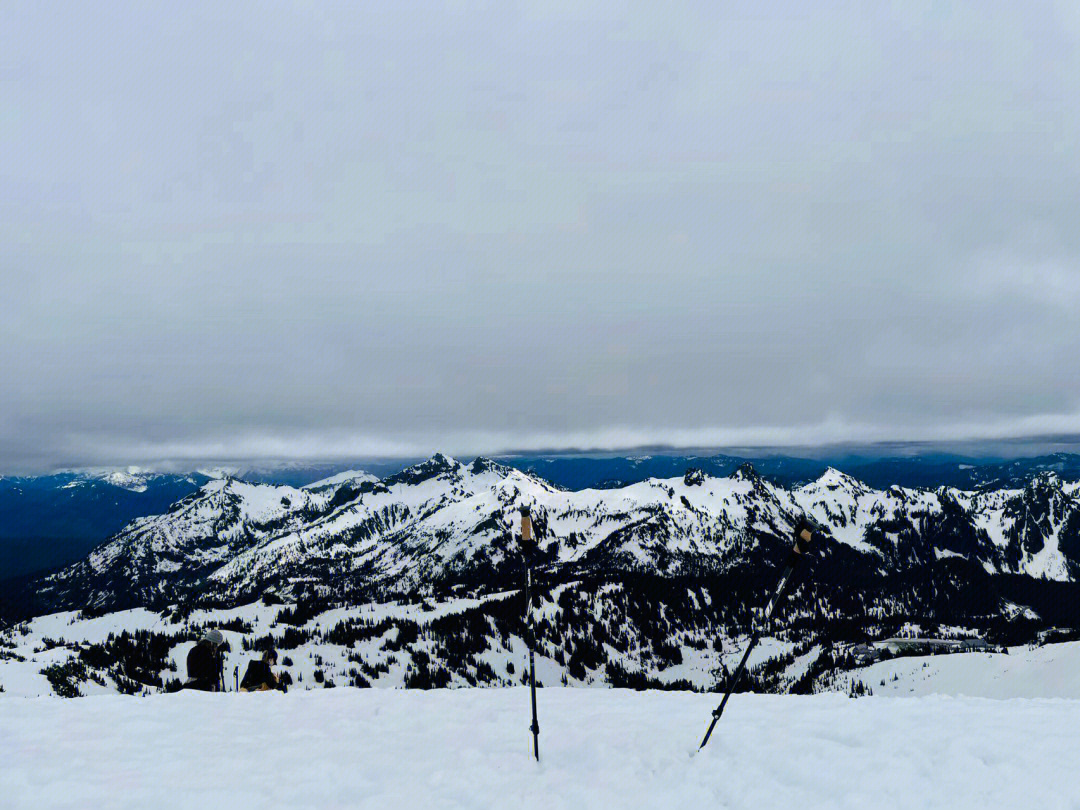 今年6月初的雷尼尔雪山