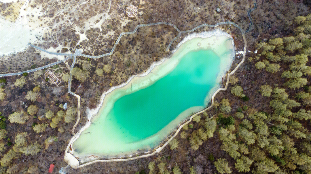 五色湖牛奶海图片