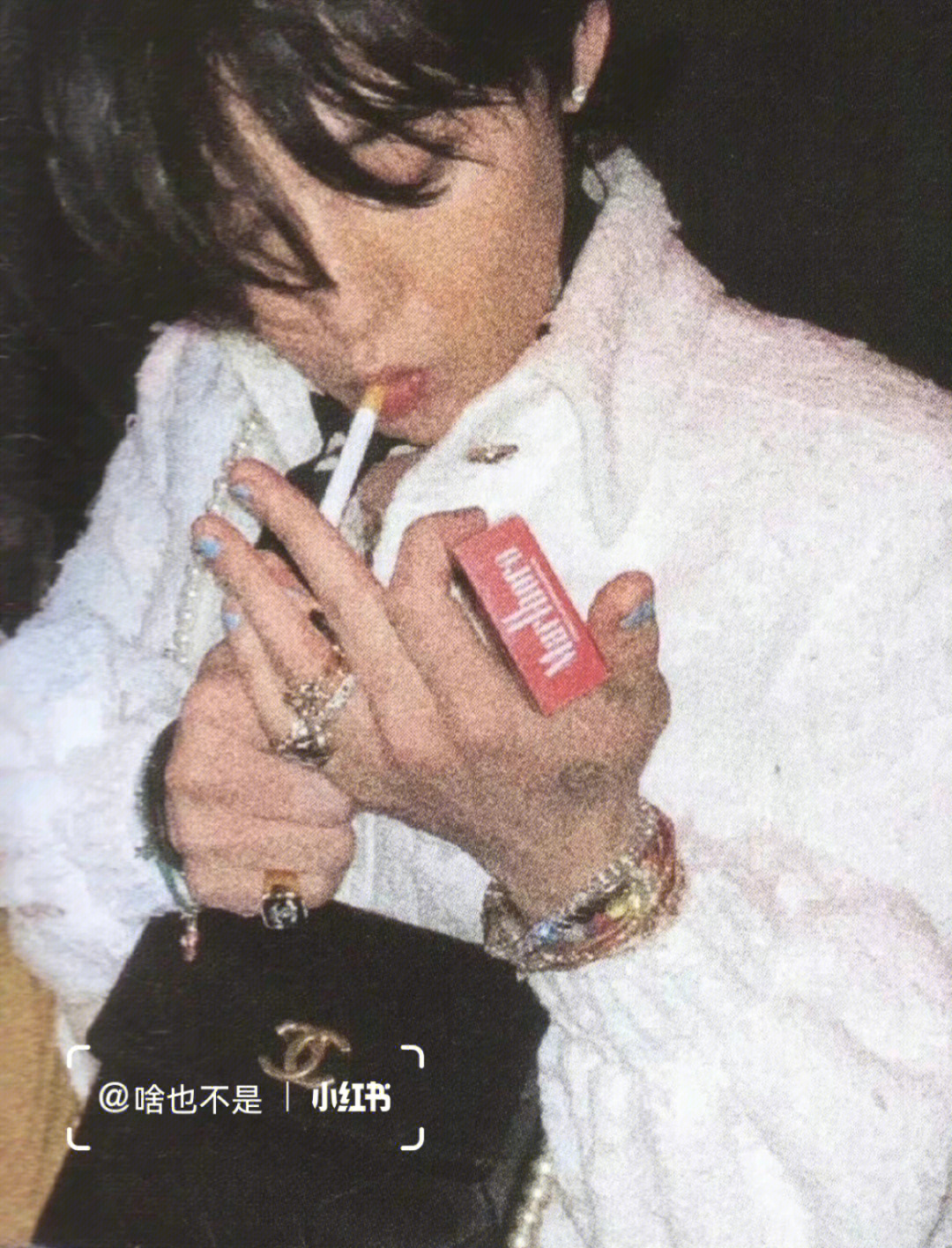 权志龙抽烟喝酒图片