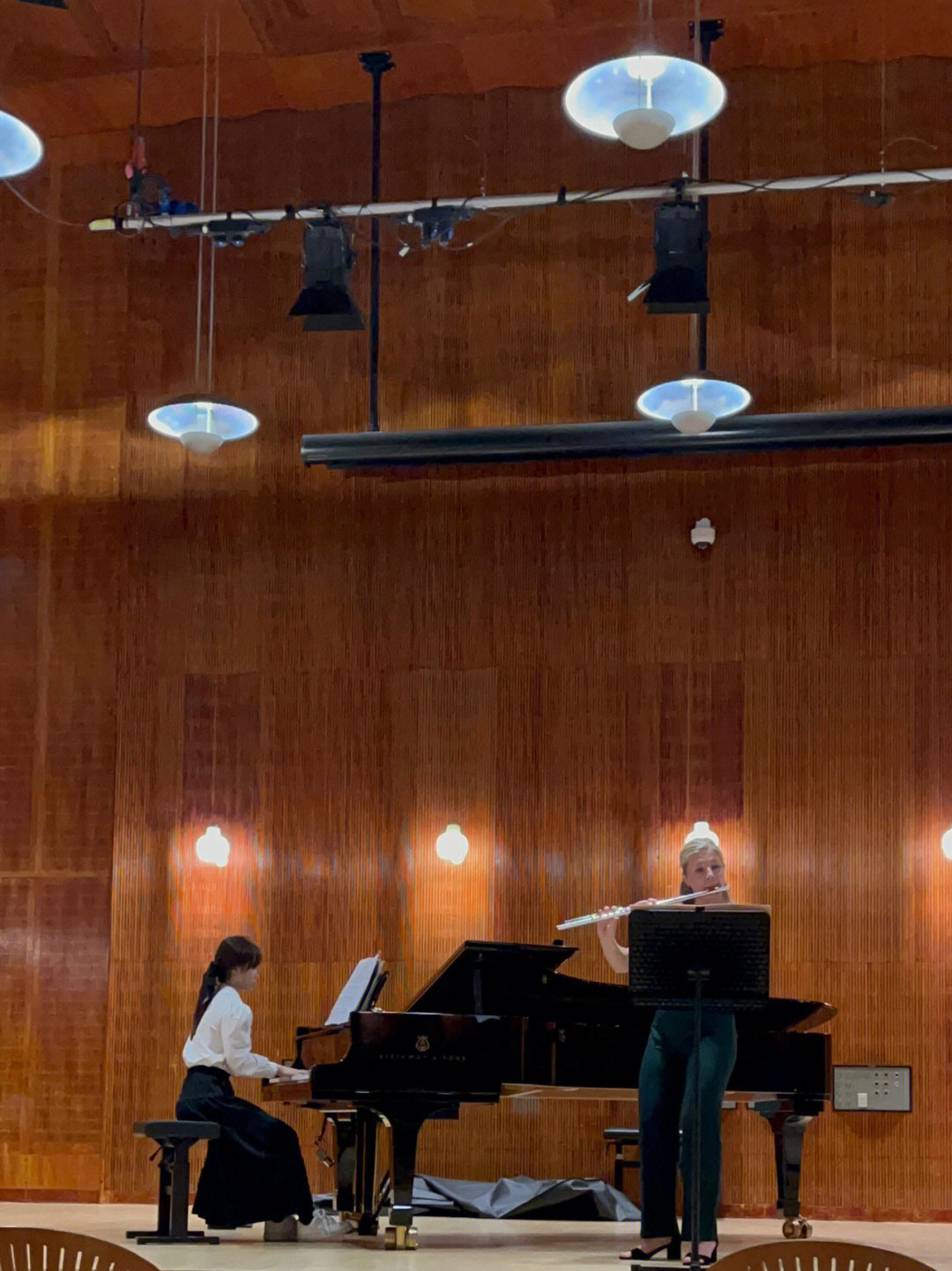 来丹麦皇家音乐学院的第一次上台体验与长笛合作室内乐在琴房排练和