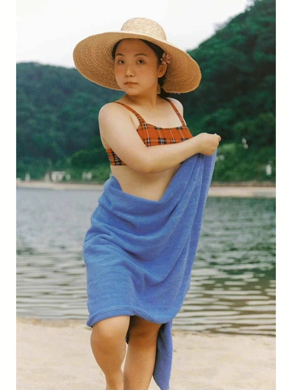 辣目洋子以前的照片图片