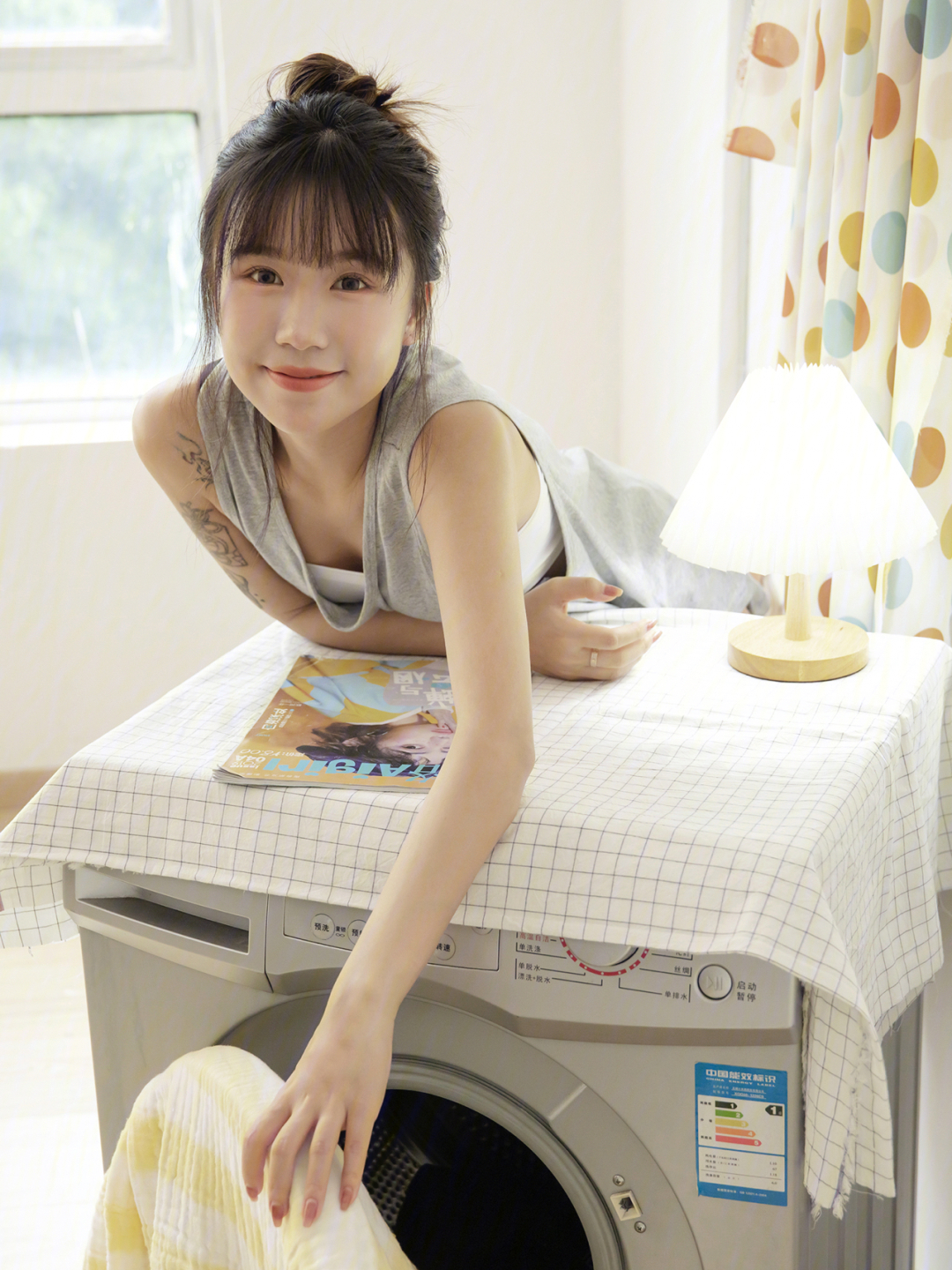 在洗衣服这样拍美爆啦日系写真