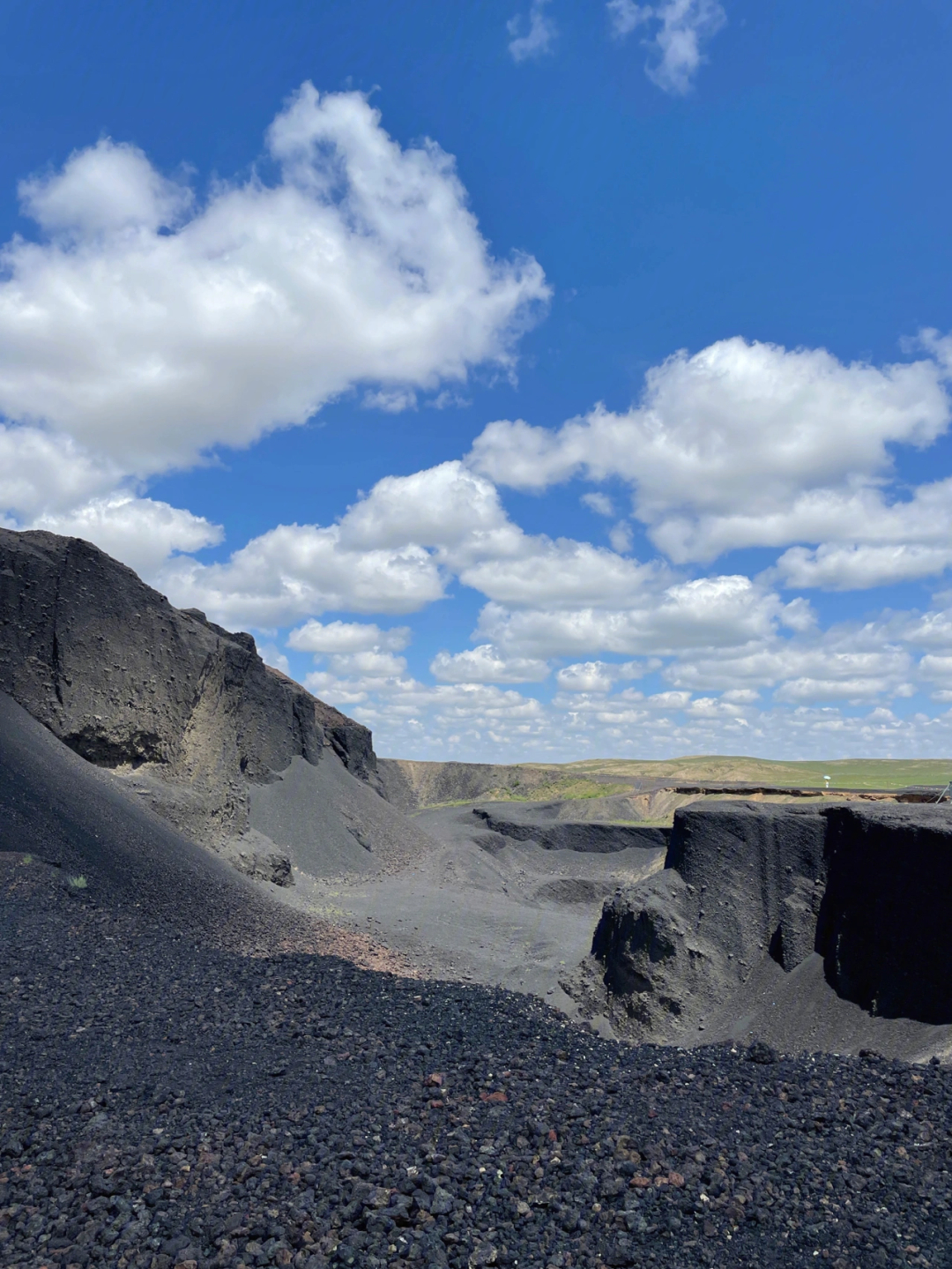 乌兰察布火山拍照