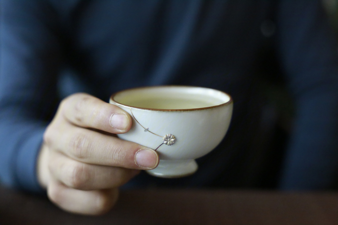 锔瓷茶杯,残缺是一种更完整的美