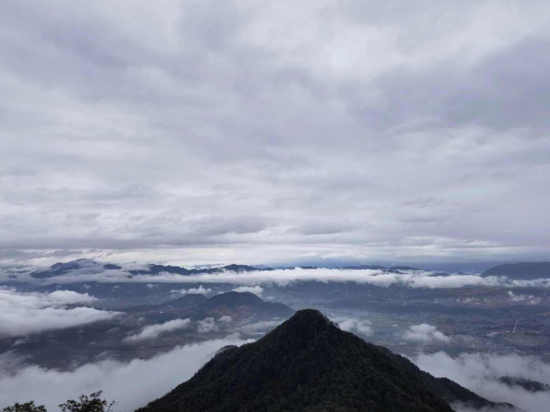 云南腾冲云峰山宛如仙境的地方