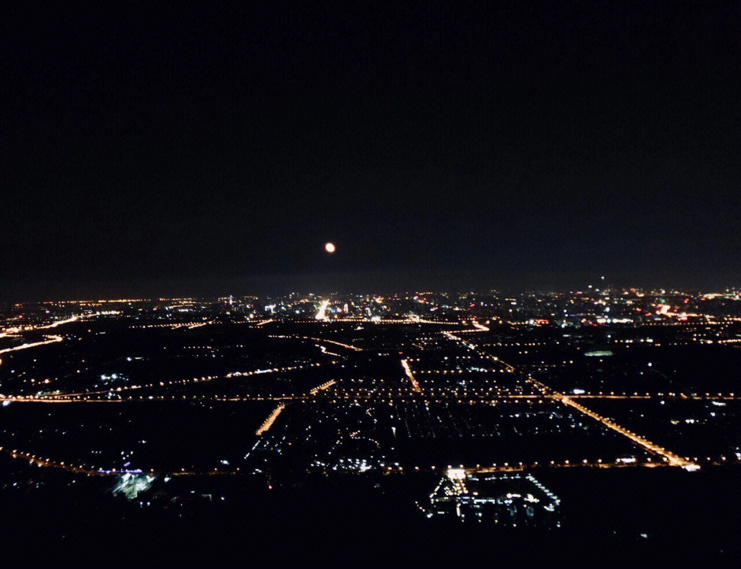 京城最美夜景鬼笑石