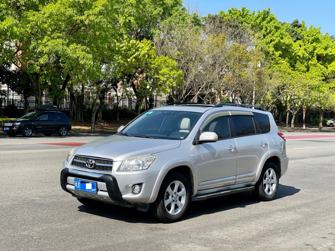 11年丰田rav4荣放