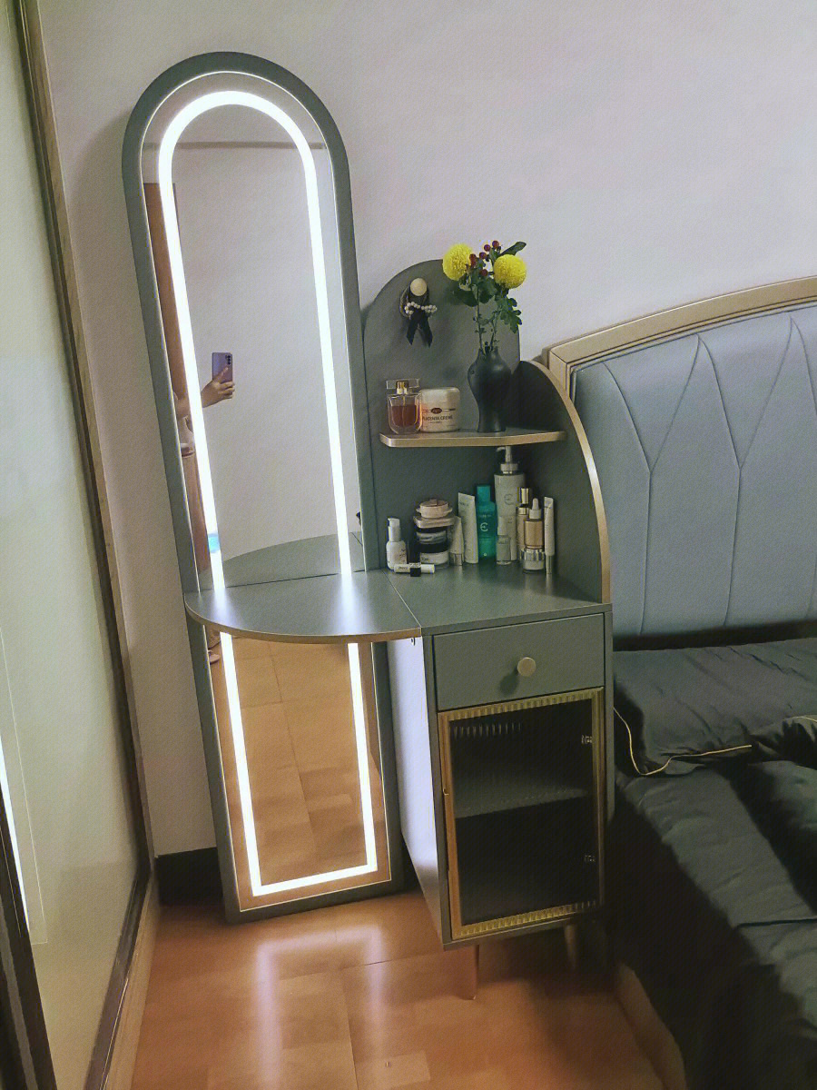 小户型我的梳妆台全身镜卧室大改造收纳