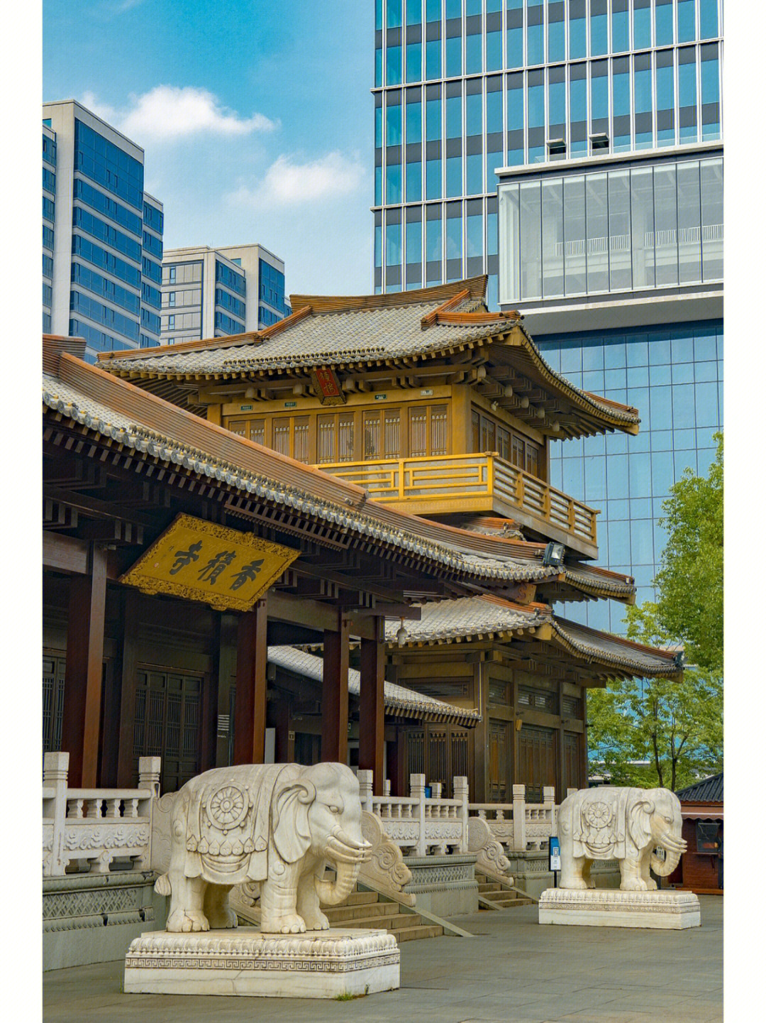 杭州香积寺坐落在都市中的寺庙