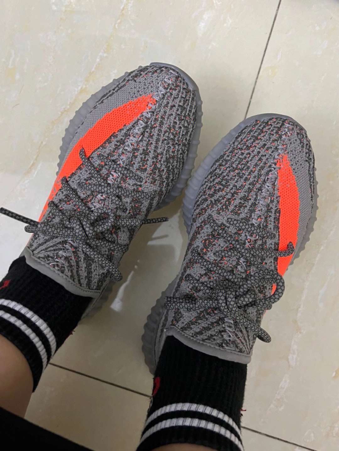 yeezy350灰橙满天星