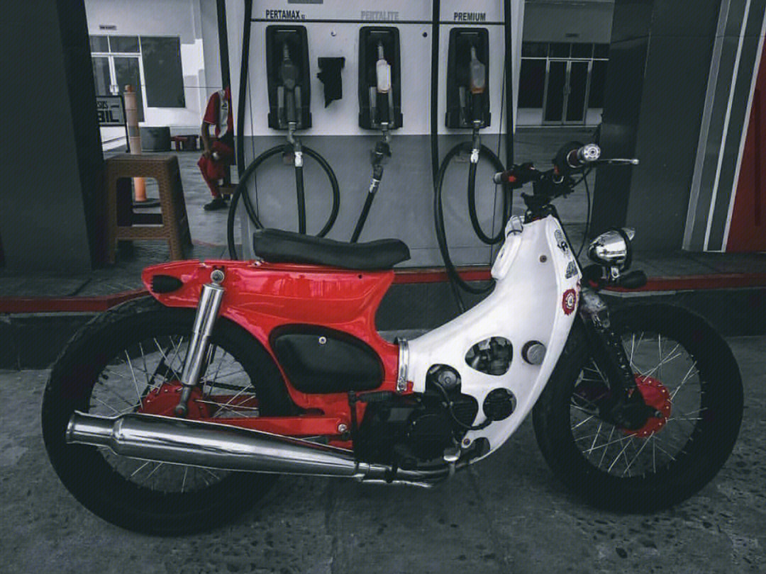 honda cub本田幼兽,全球销量过亿的摩托车,轻巧的车身,极其稳定耐用的