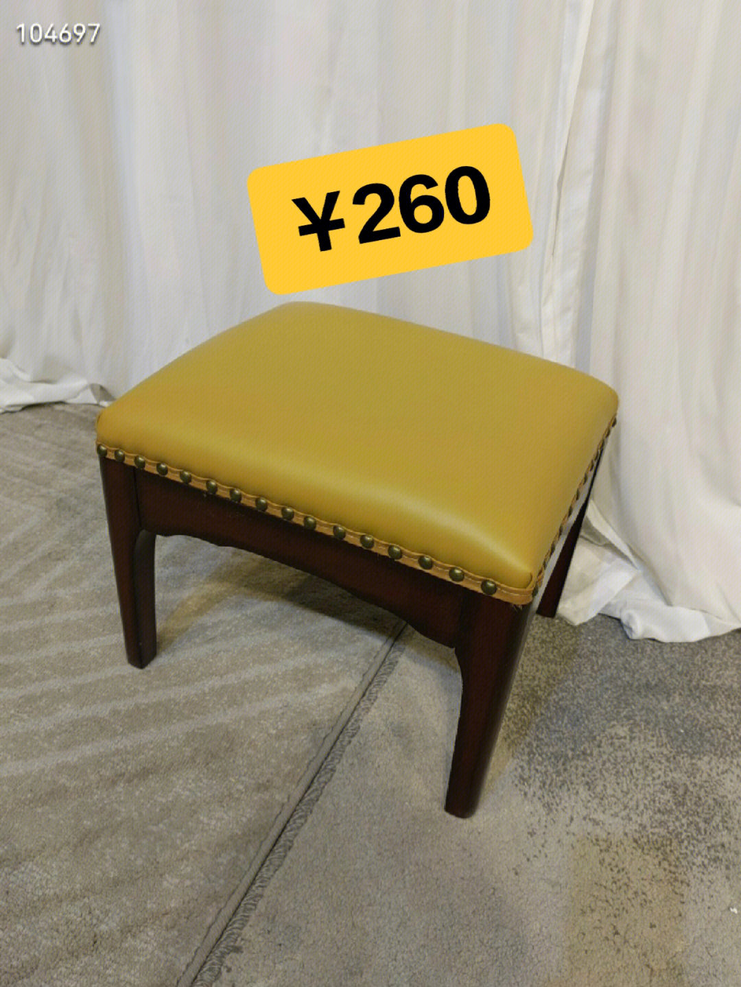 广东一线大厂生产美式实木小板凳。茶几凳 尺寸：380*320*330 材质：全实木核