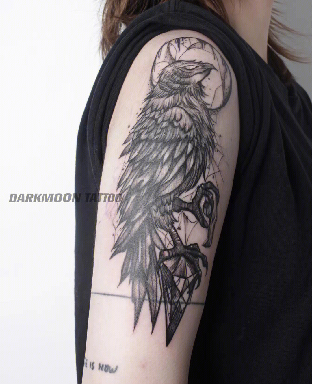 广州纹身黑灰类乌鸦tattoo