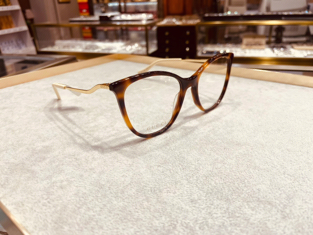 上海的朋友可以到店试一下#温镜阁#品牌折扣店#gucci眼镜