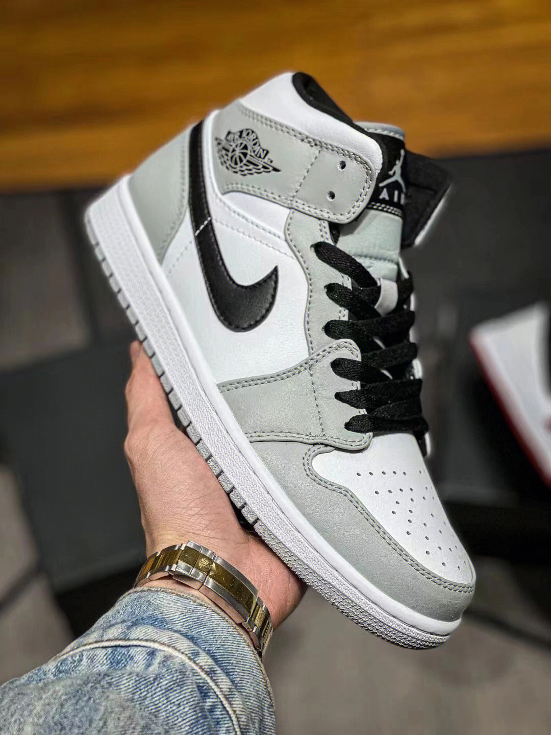 aj1midlight