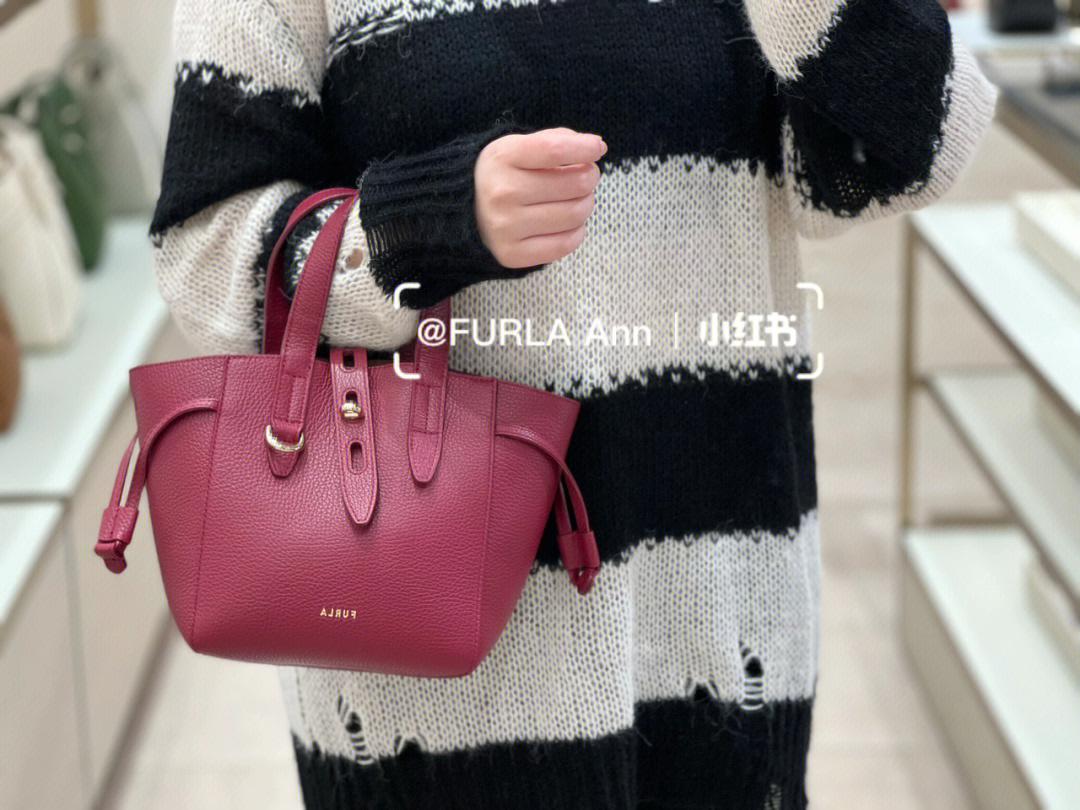 芙拉furla#furla小妖精#furla菜篮子 年底来一只红色包包吧