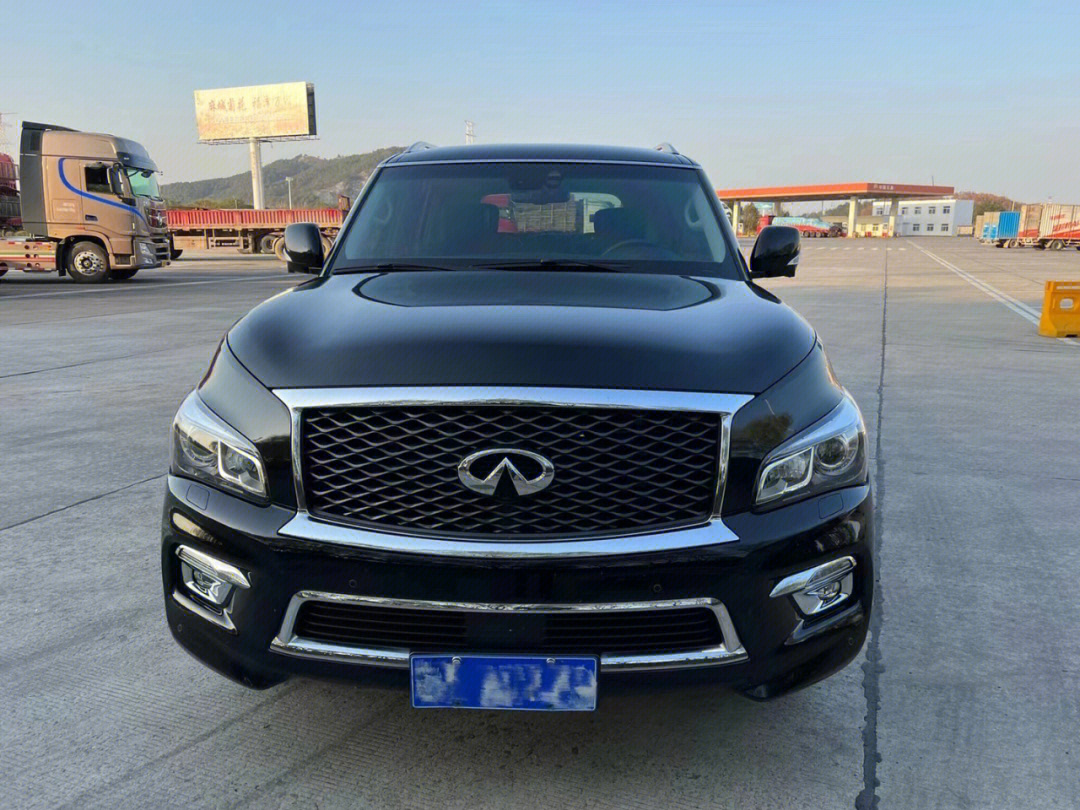 18年英菲尼迪qx80,5.6 v8发动机