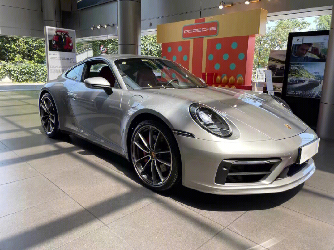 保时捷911carrerasgt60银黑红73帅