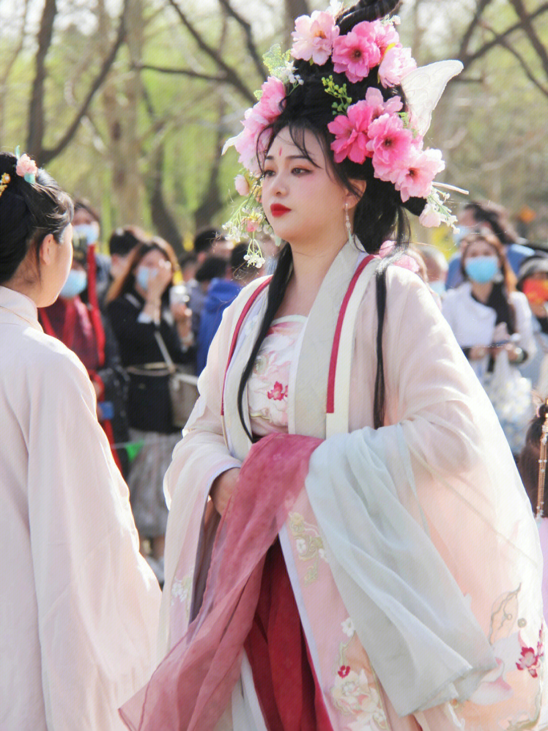 有花神祭祀典礼以及汉舞汉乐雅集,盛唐互动舞蹈,大型汉服巡游等活动.