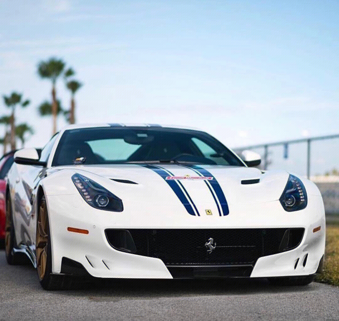 法拉利ferrarif12tdf