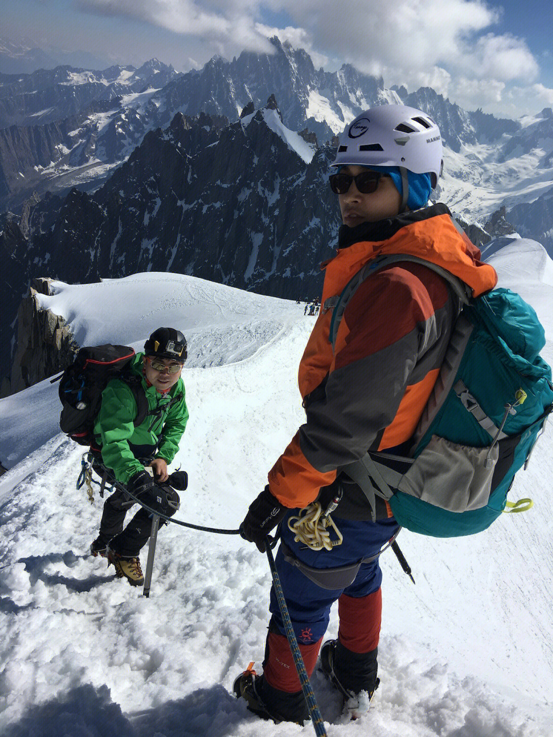 霞慕尼(chamonix)是一座法国著名的登山小镇,它是现代登山运动的发源