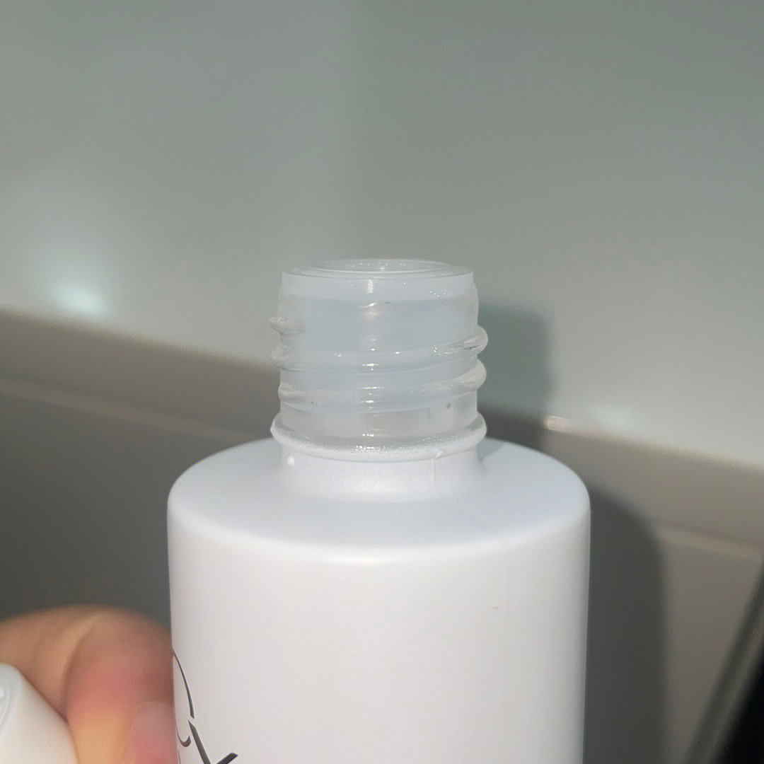 olay第二代淡斑小白瓶真假