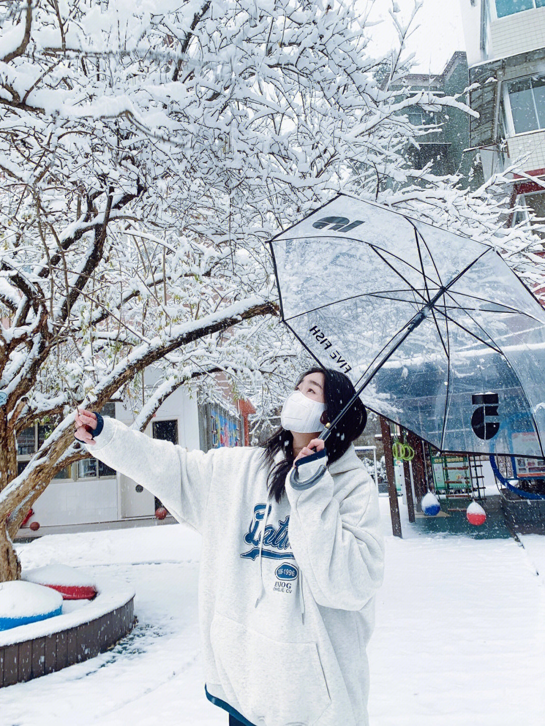 76雪地里这样拍照氛围感绝绝子了