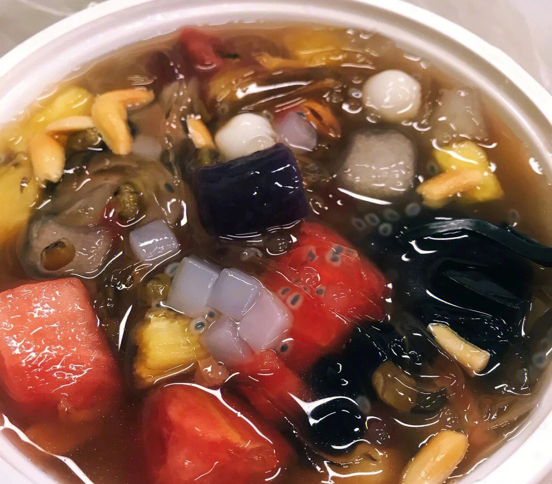 16种超满足配料的四果汤